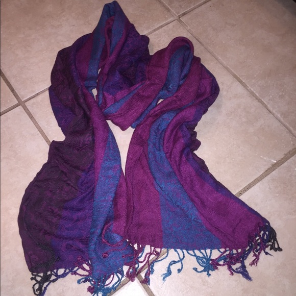 Scarf - Picture 3 of 6